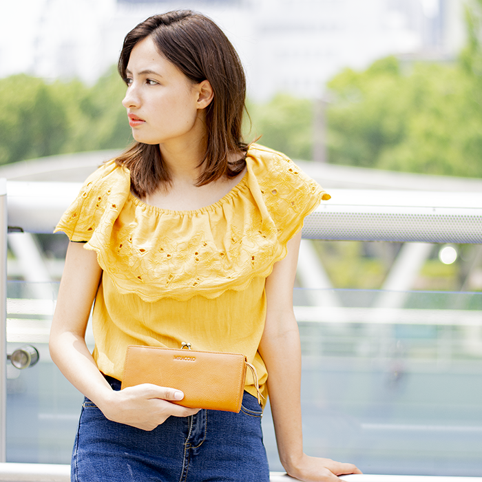 ラフィカロの財布でスタイリッシュに